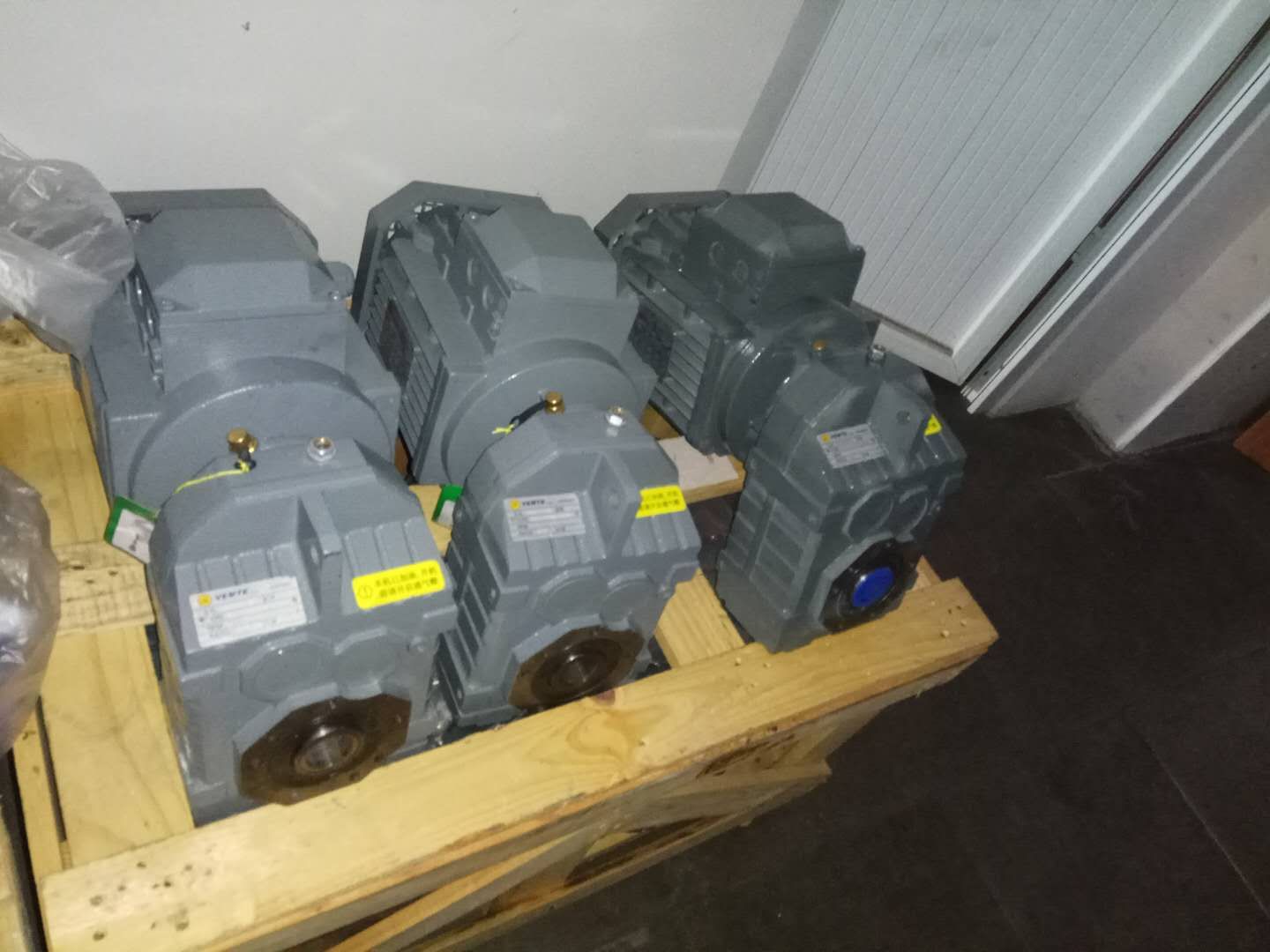 摩天輪減速機(jī),齒輪減速電機(jī),減速機(jī)F47,F47DV63M4 摩天輪減速機(jī),齒輪減速電機(jī),減速機(jī)F47,F47DV63M4