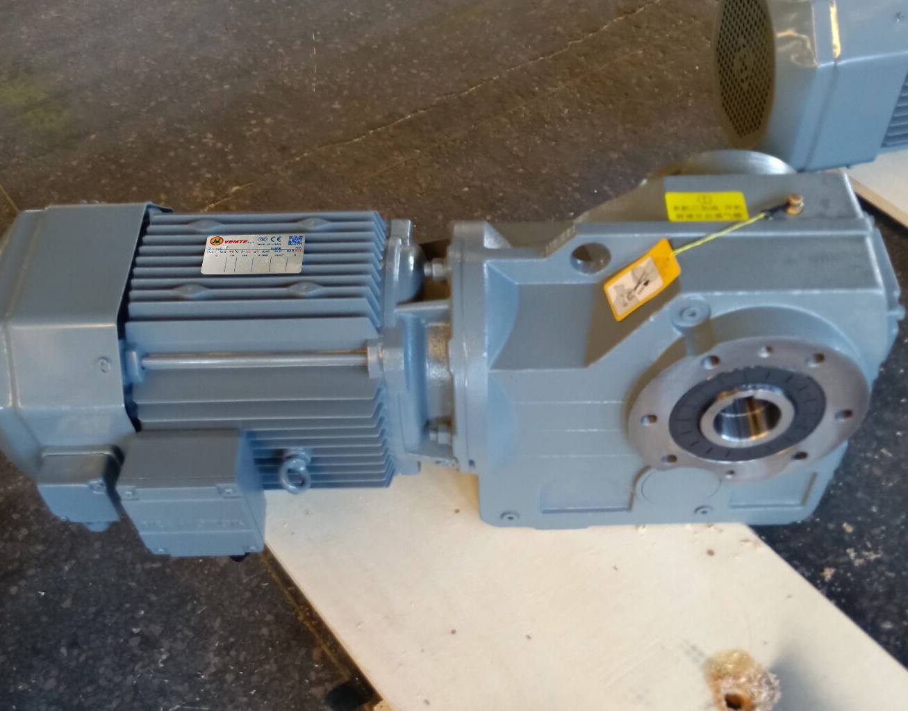 減速機(jī)KA87DV100M4 減速機(jī)KA87DV100M4