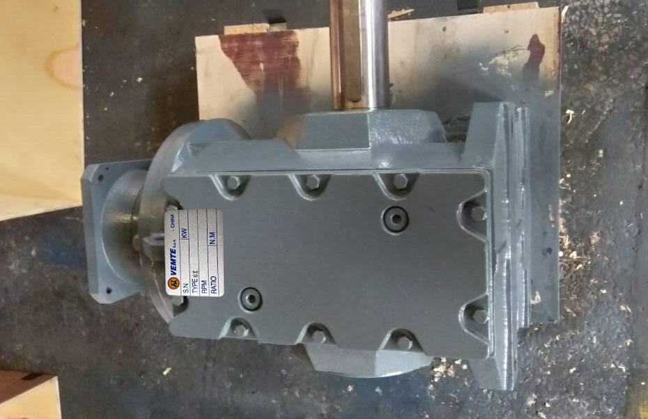 旋轉(zhuǎn)展臺(tái)減速機(jī),直角軸減速機(jī),齒輪減速電機(jī),齒輪減速馬達(dá) 旋轉(zhuǎn)展臺(tái)減速機(jī),直角軸減速機(jī),齒輪減速電機(jī),齒輪減速馬達(dá)