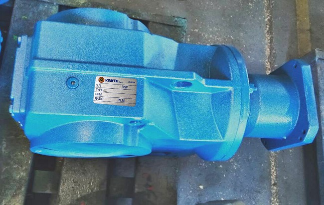 帶動32.5T噸的減速機電機,30000W伺服電機減速機,碎石機減速機 帶動32.5T噸的減速機電機,30000W伺服電機減速機,碎石機減速機