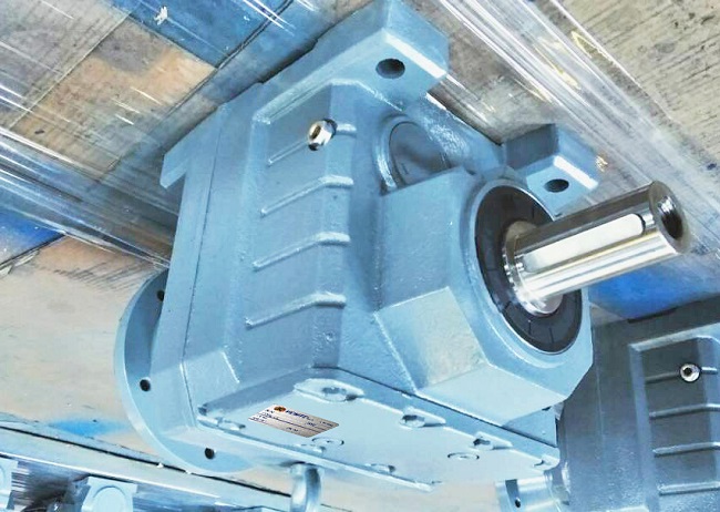 帶動35T噸的電機減速機,32000W伺服電機減速機,施工升降機減速機 帶動35T噸的電機減速機,32000W伺服電機減速機,施工升降機減速機