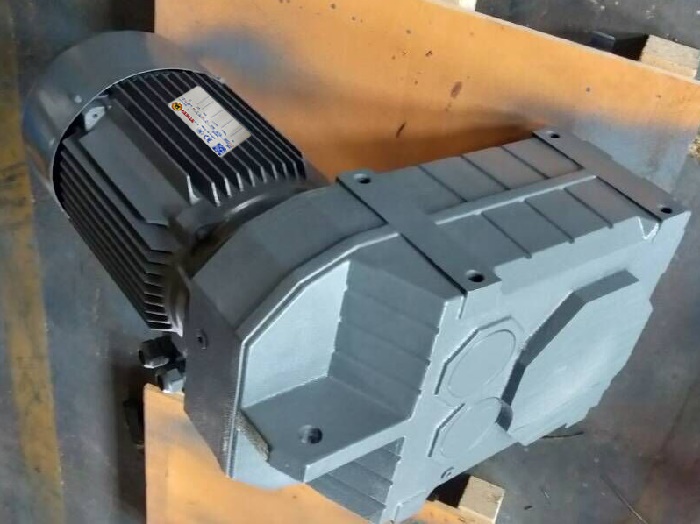 F系列減速機(jī)配電機(jī) F系列減速機(jī)配電機(jī)