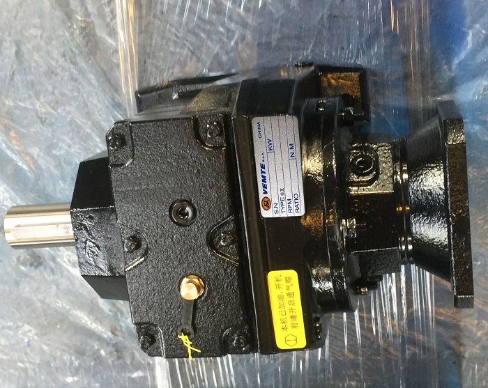 拉槽機(jī)伺服電機(jī)減速機(jī) 拉槽機(jī)伺服電機(jī)減速機(jī)