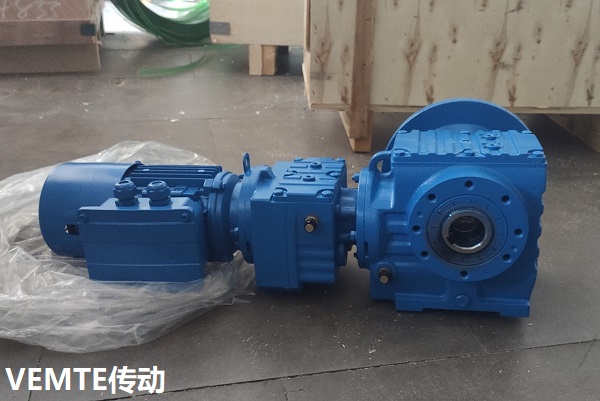 1比71減速電機(jī),1:71減速機(jī),71比減速器,皮帶輸送機(jī)減速機(jī),減速機(jī)樣本 1比71減速電機(jī),1:71減速機(jī),71比減速器,皮帶輸送機(jī)減速機(jī),減速機(jī)樣本