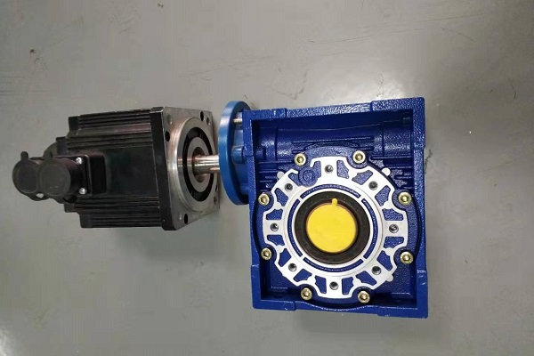 原木裝載設(shè)備減速機,NRV075減速機,NMRV075-30-90B5減速電機 原木裝載設(shè)備減速機,NRV075減速機,NMRV075-30-90B5減速電機